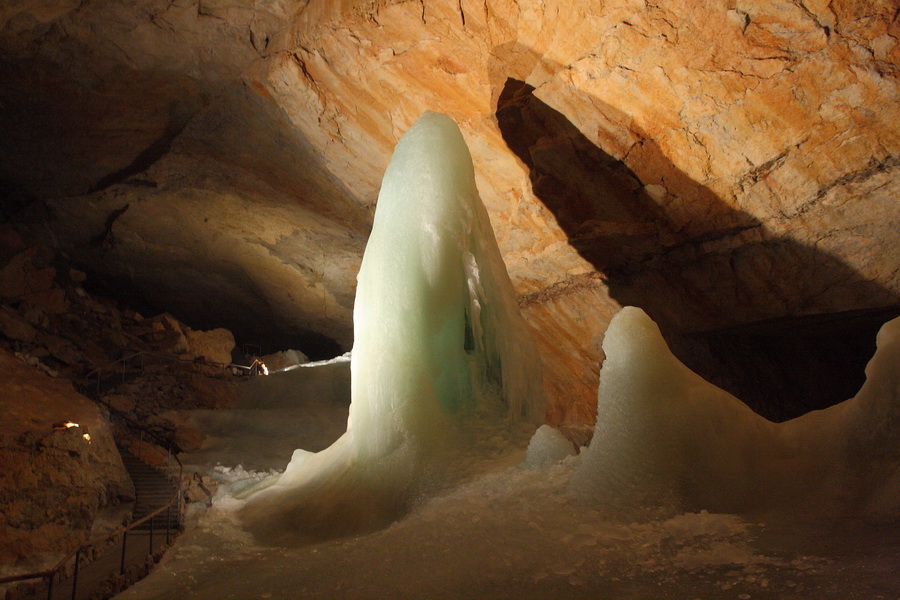 Krippenstein Ice Caves