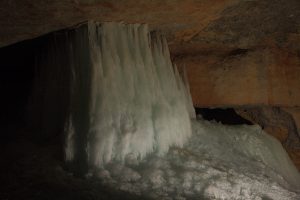 Ледяные пещеры Криппенштайна
